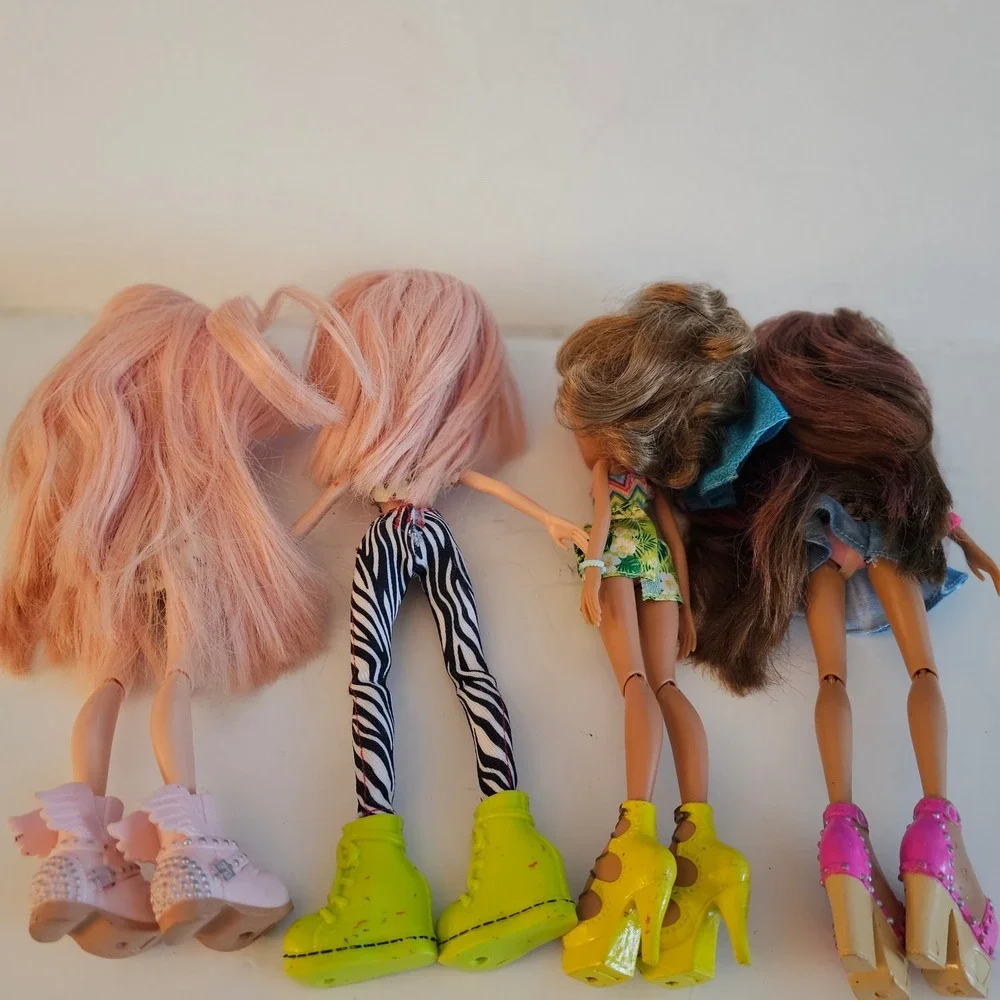 Bratz‎ Doll Lot of 4 Pink Brown Hair with Extra Shoes and Accessories